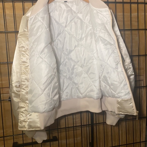 BOOHOO Satin Bomber Jacket - Picture 6 of 8